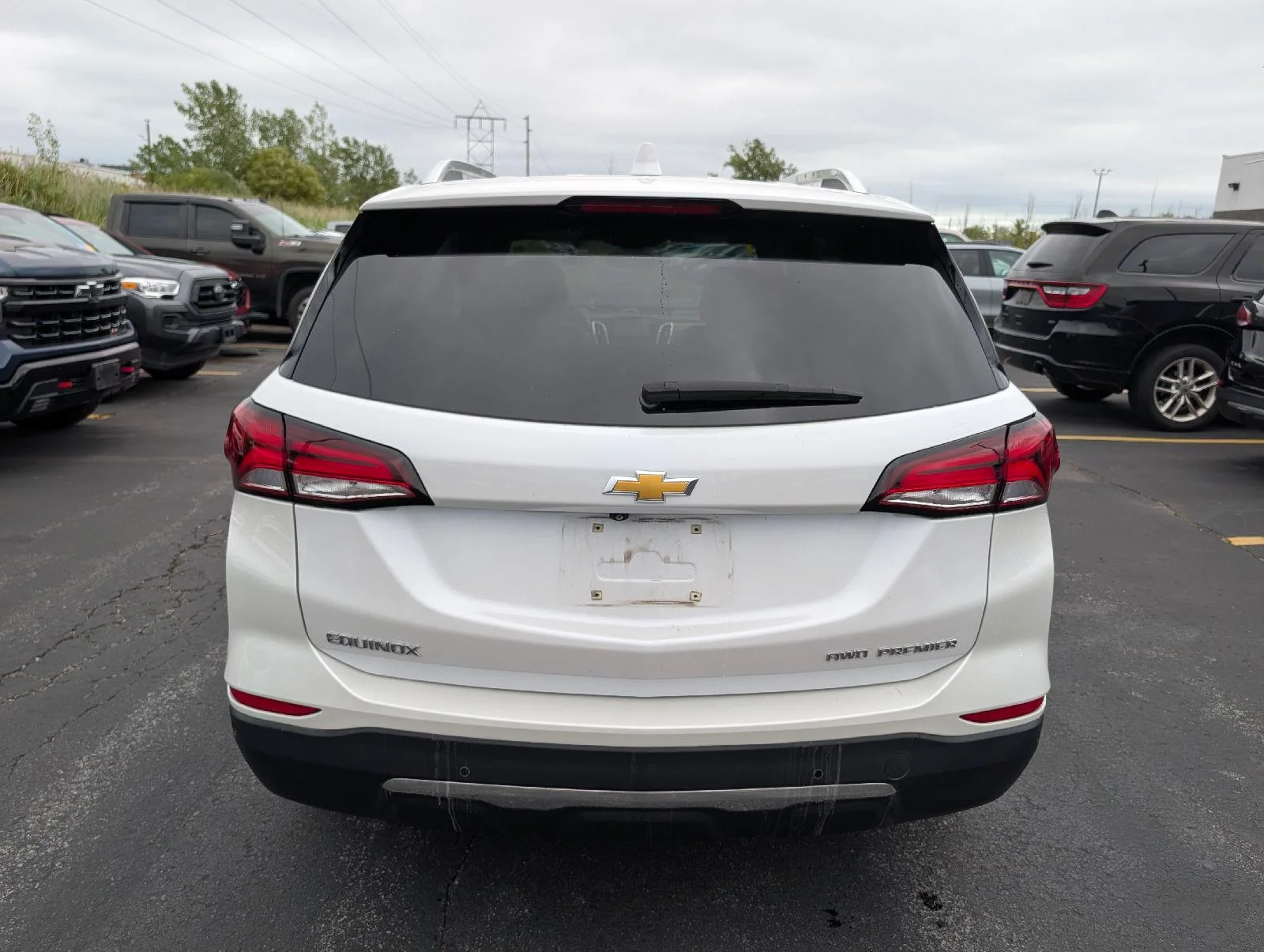 Used 2024 Iridescent Pearl Tricoat Chevrolet Premier image 8
