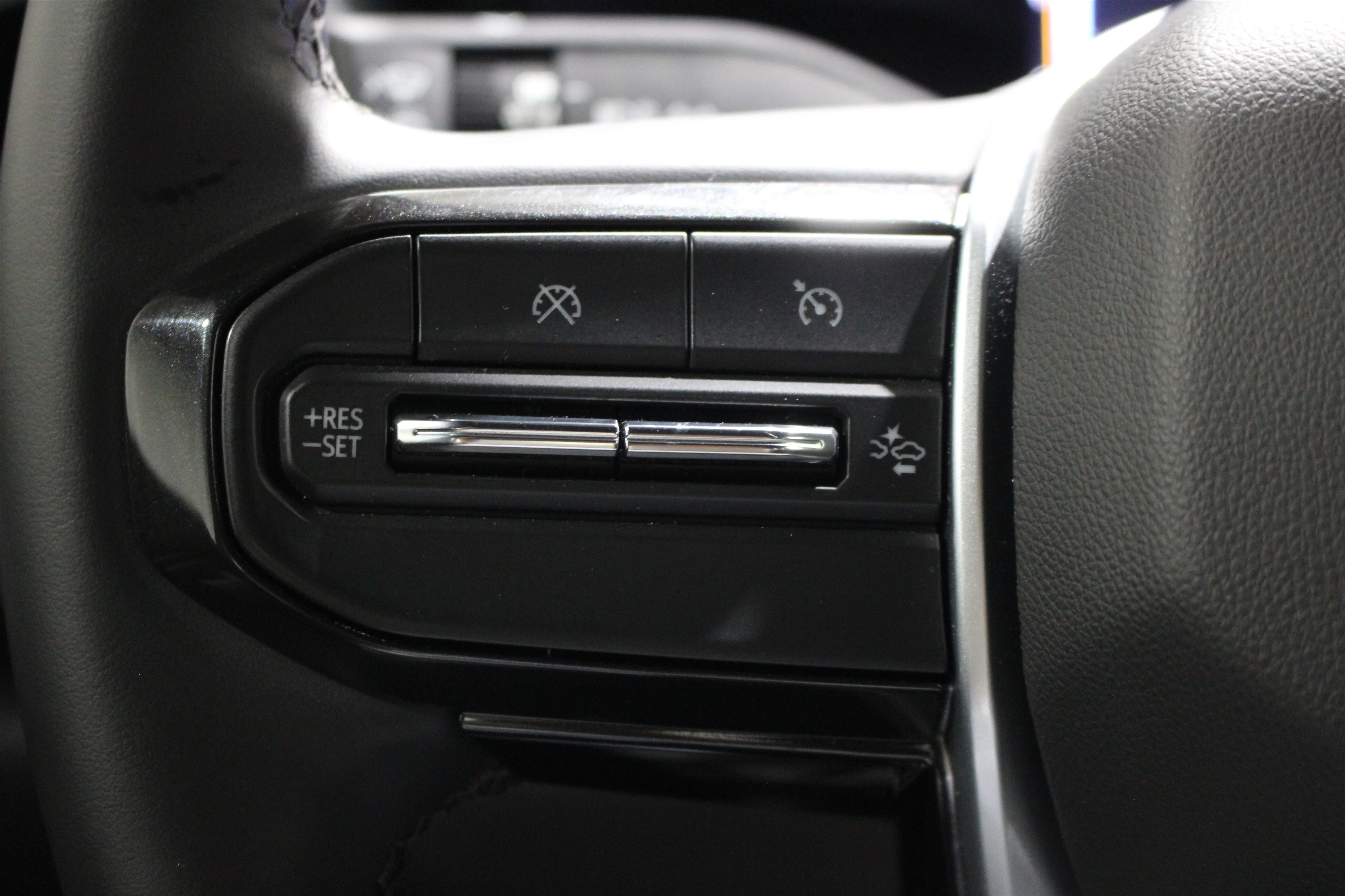 2023 Chevrolet Colorado LT - Photo 11