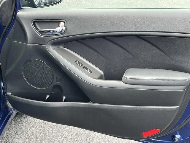 Used 2018 Blue Kia S image 20
