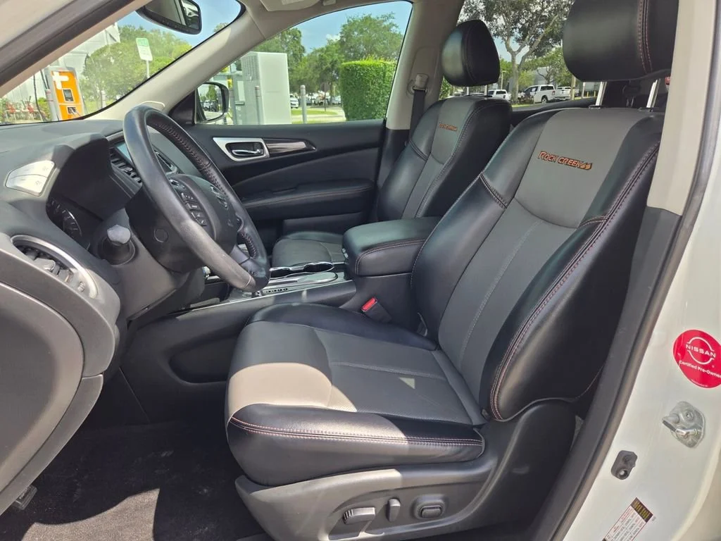 Used 2020 Pearl White Tricoat Nissan SL image 13