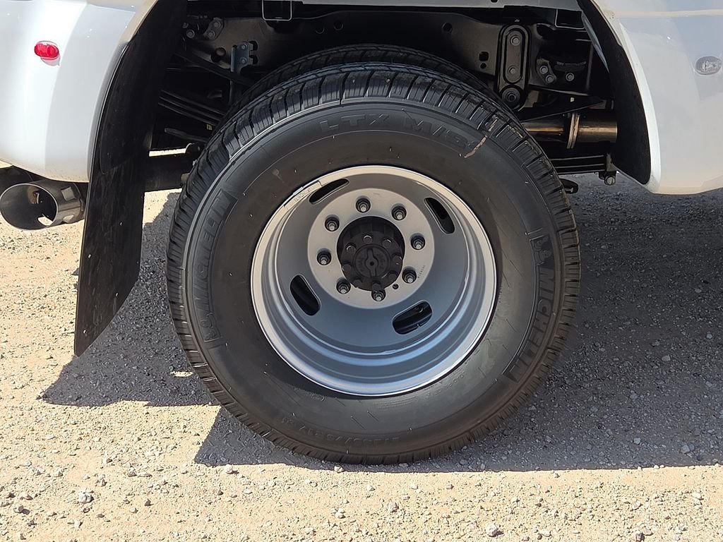 New 2026 White Ford F350 4X4 CREW/C image 13