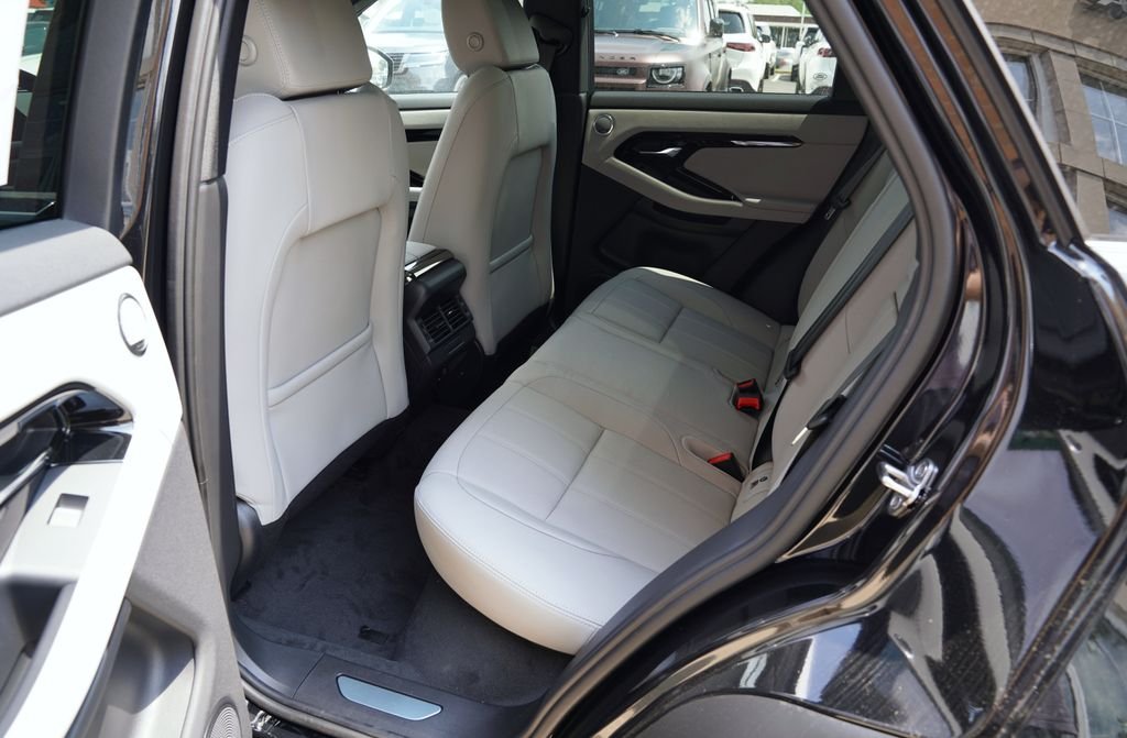 New 2026 Santorini Black Land Rover S image 30