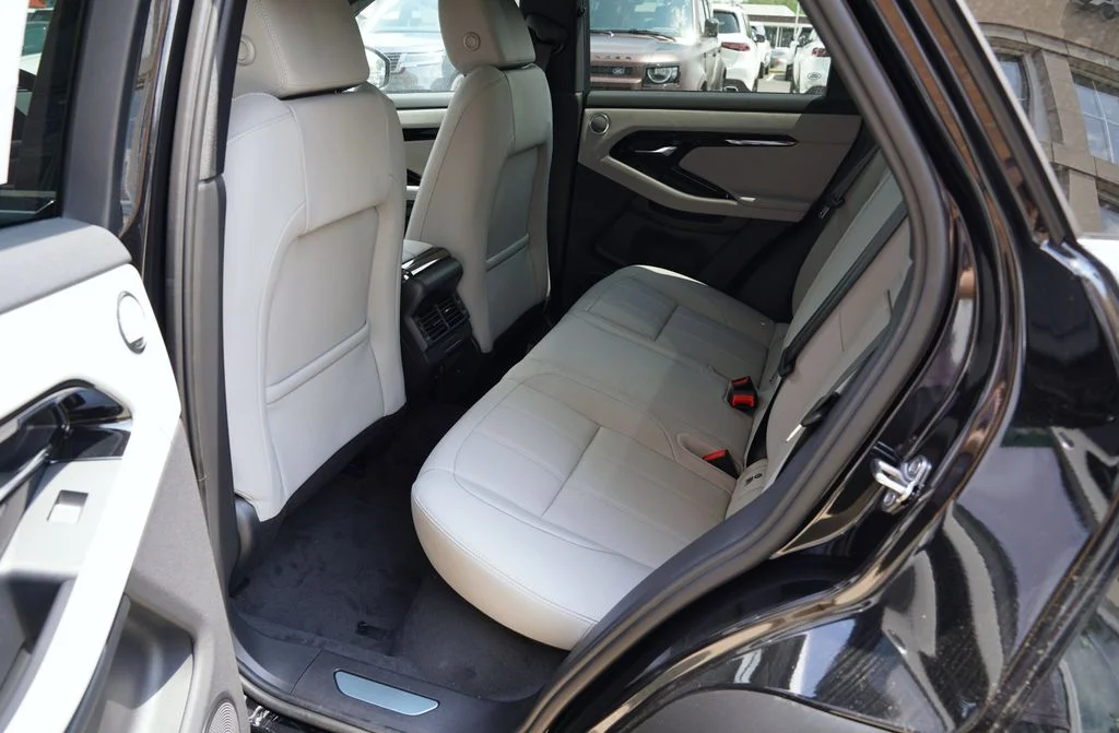 New 2026 Santorini Black Land Rover S image 30