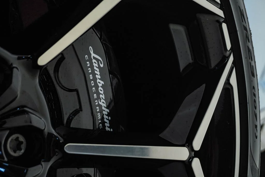 Used 2024 Blu Cepheus Metallic Lamborghini Performante image 6