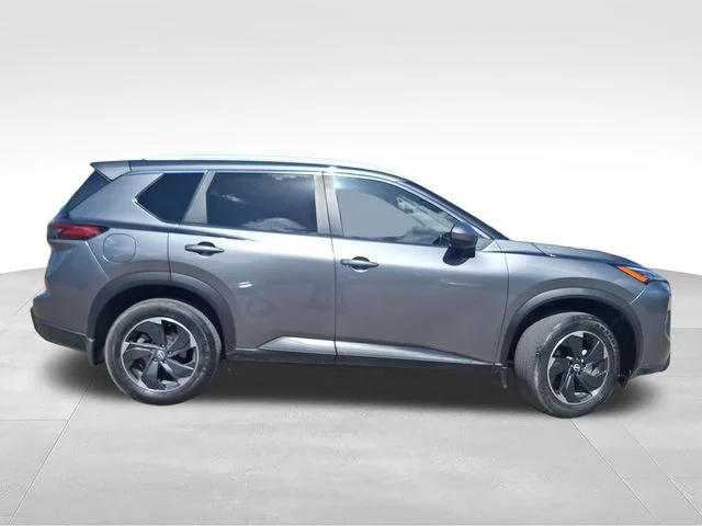 Used 2024 Gray Nissan SV image 9