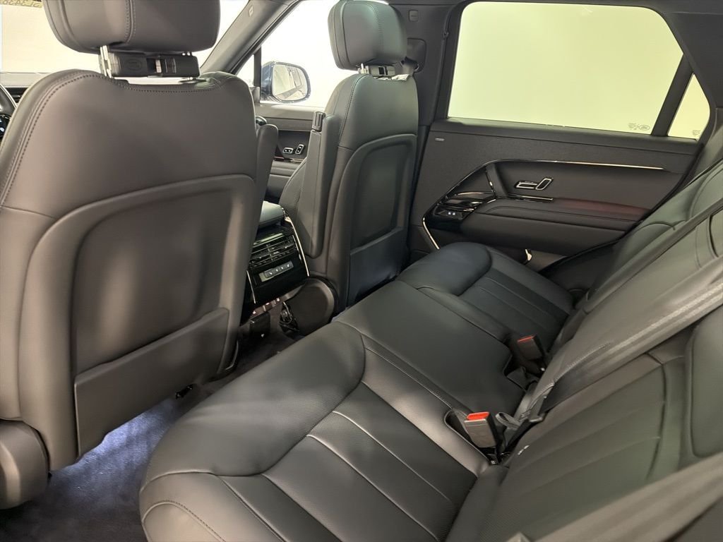 New 2026 Charente Grey Land Rover Dynamic SE image 21