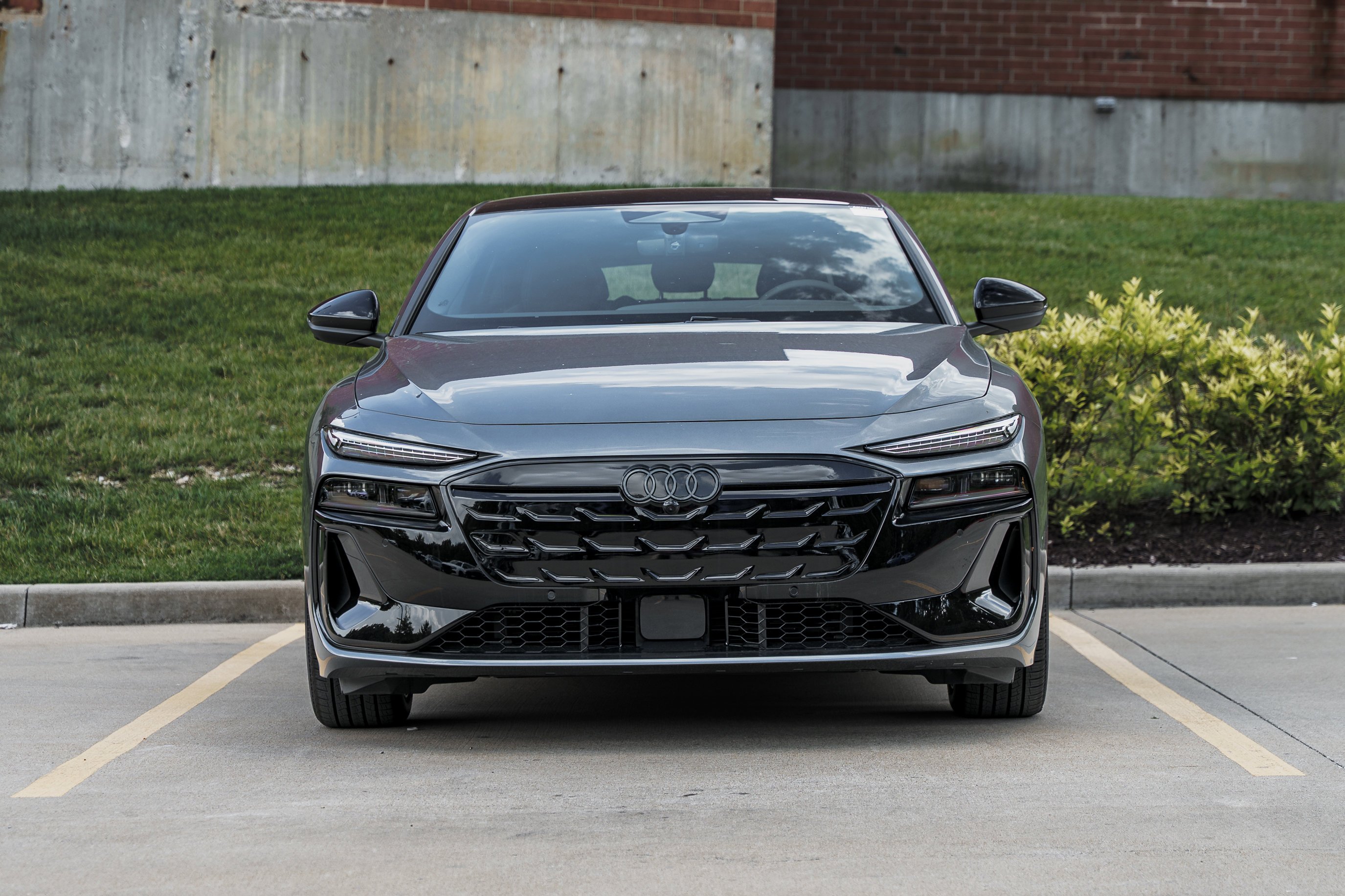 New 2027 Daytona Gray Pearl Effect Audi Premium Plus image 30