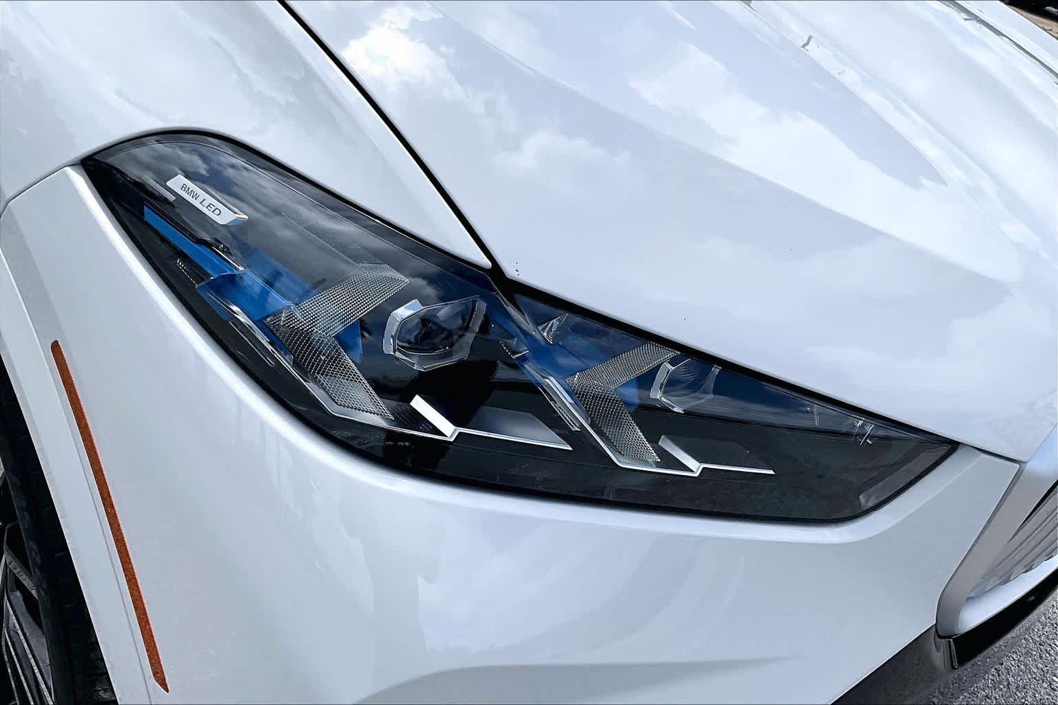 Used 2026 Alpine White BMW xDrive40i image 26