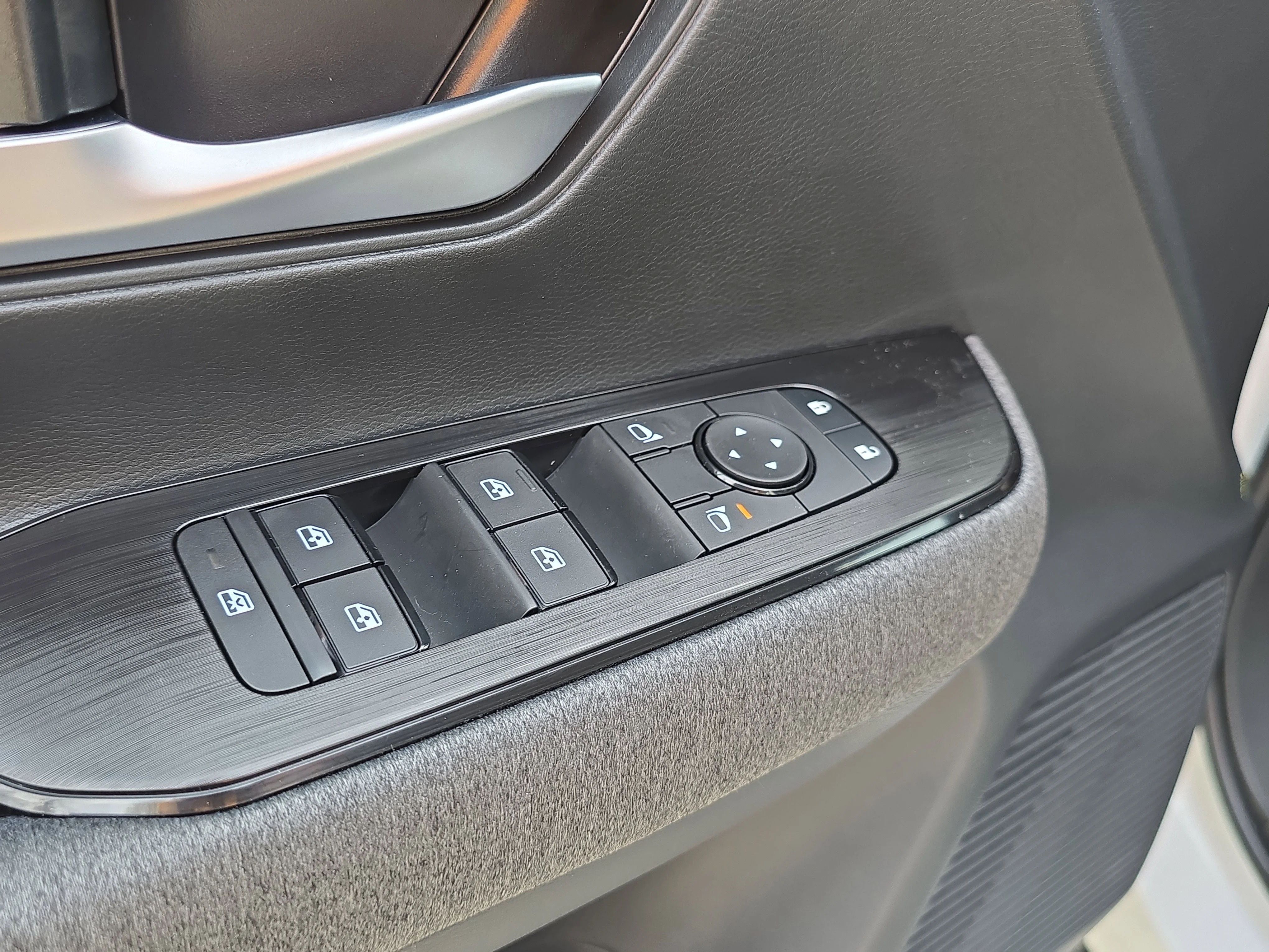2026 Nissan KICKS SV - Photo 21