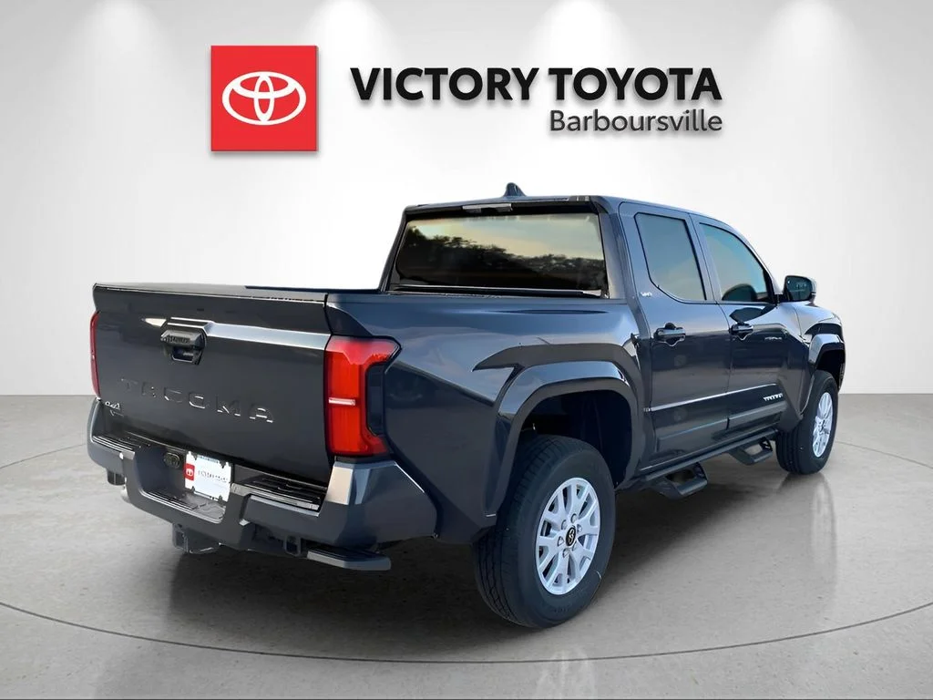 Used 2025  Toyota SR5 image 5