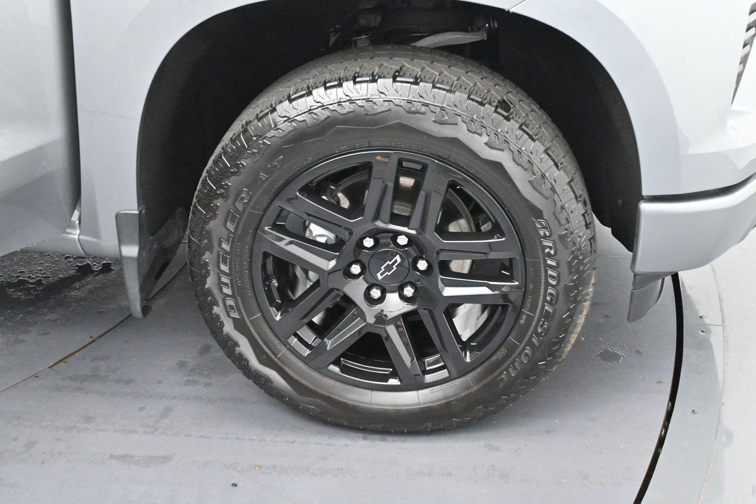 Used 2025 Sterling Gray Metallic Chevrolet Custom image 30