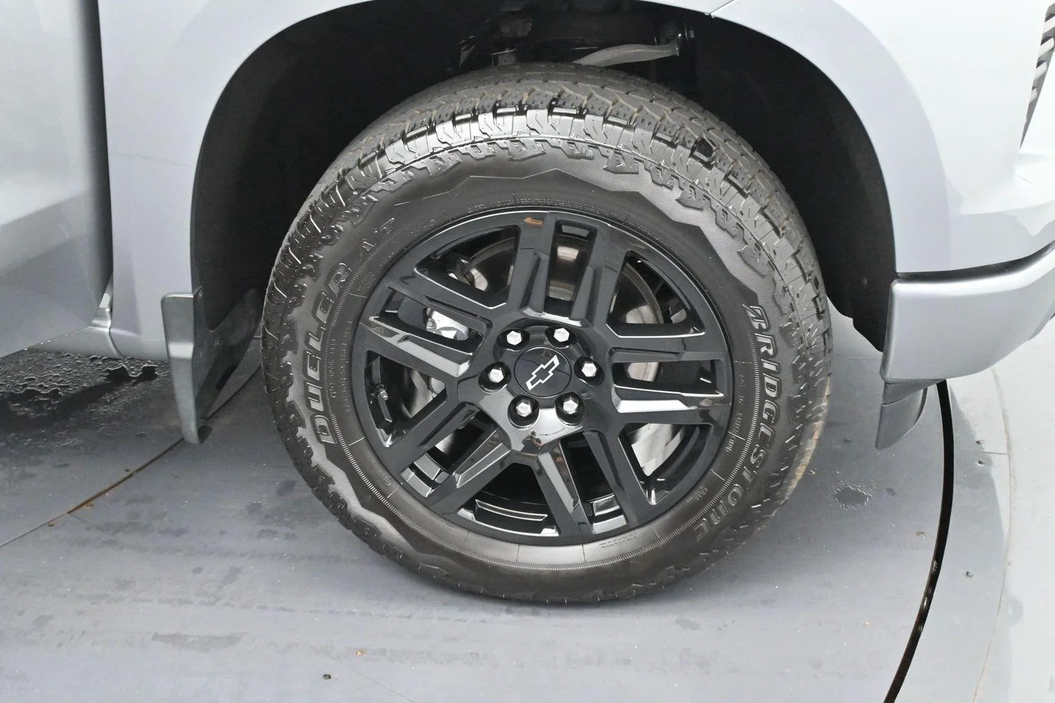 Used 2025 Sterling Gray Metallic Chevrolet Custom image 30