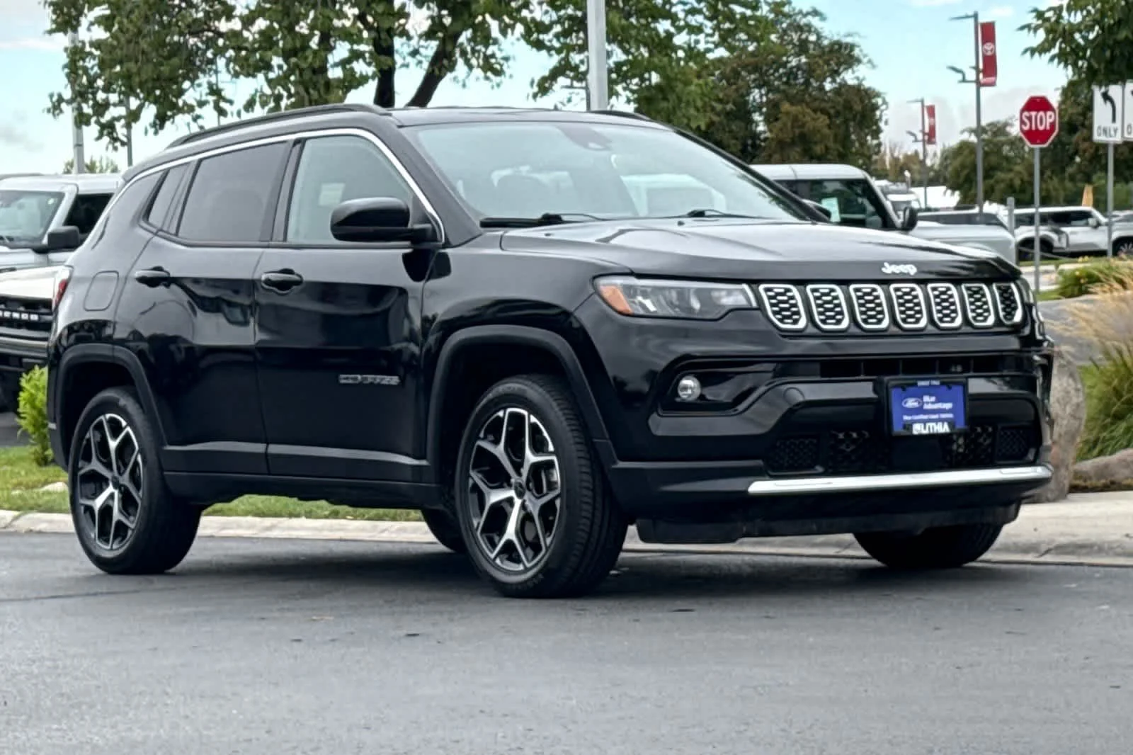 Certified Used 2025 Diamond Black Jeep Limited image 9