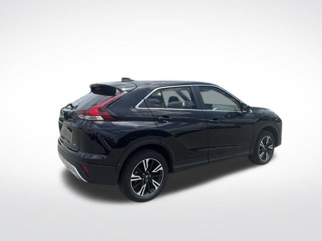 Used 2025  Mitsubishi SE image 5