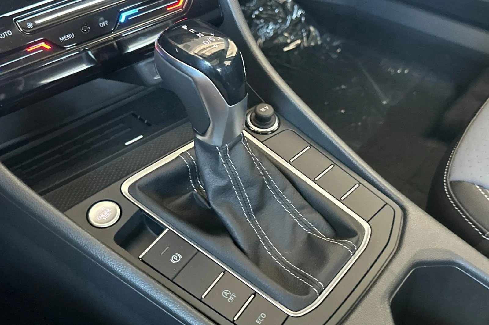 New 2026 Platinum Gray Metallic Volkswagen SE image 20