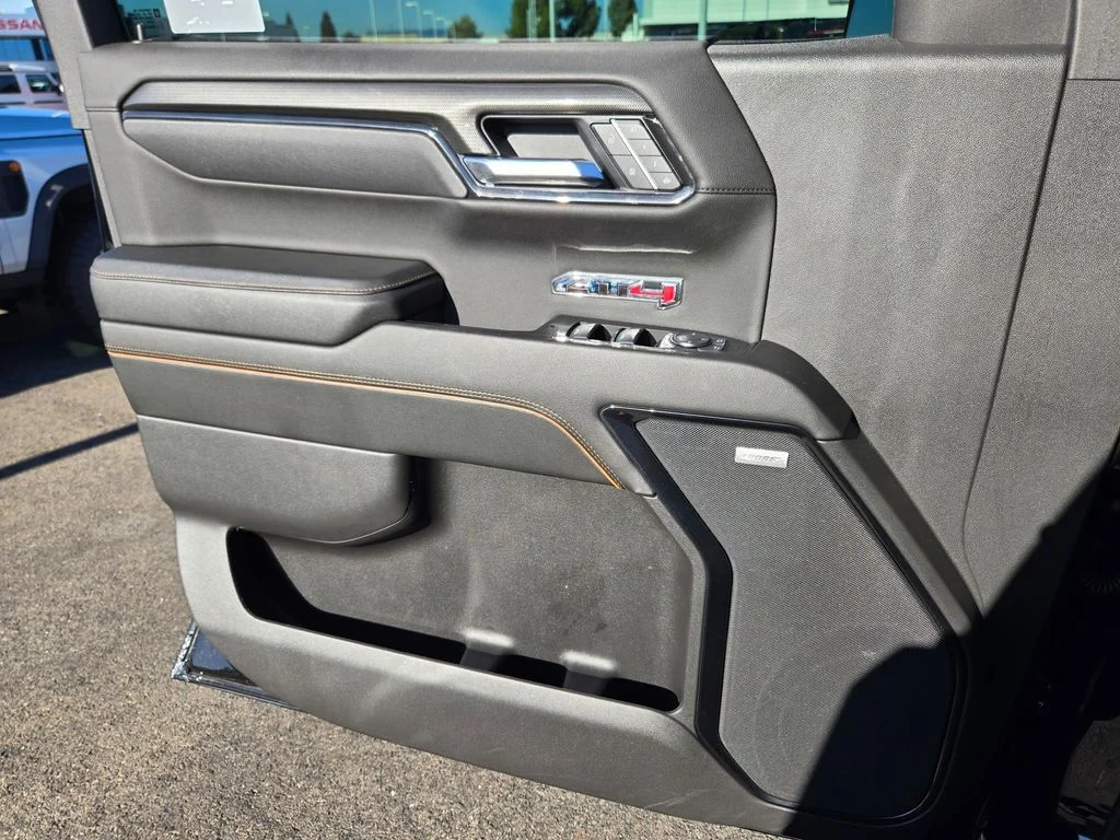 Used 2025 Onyx Black GMC AT4 image 18