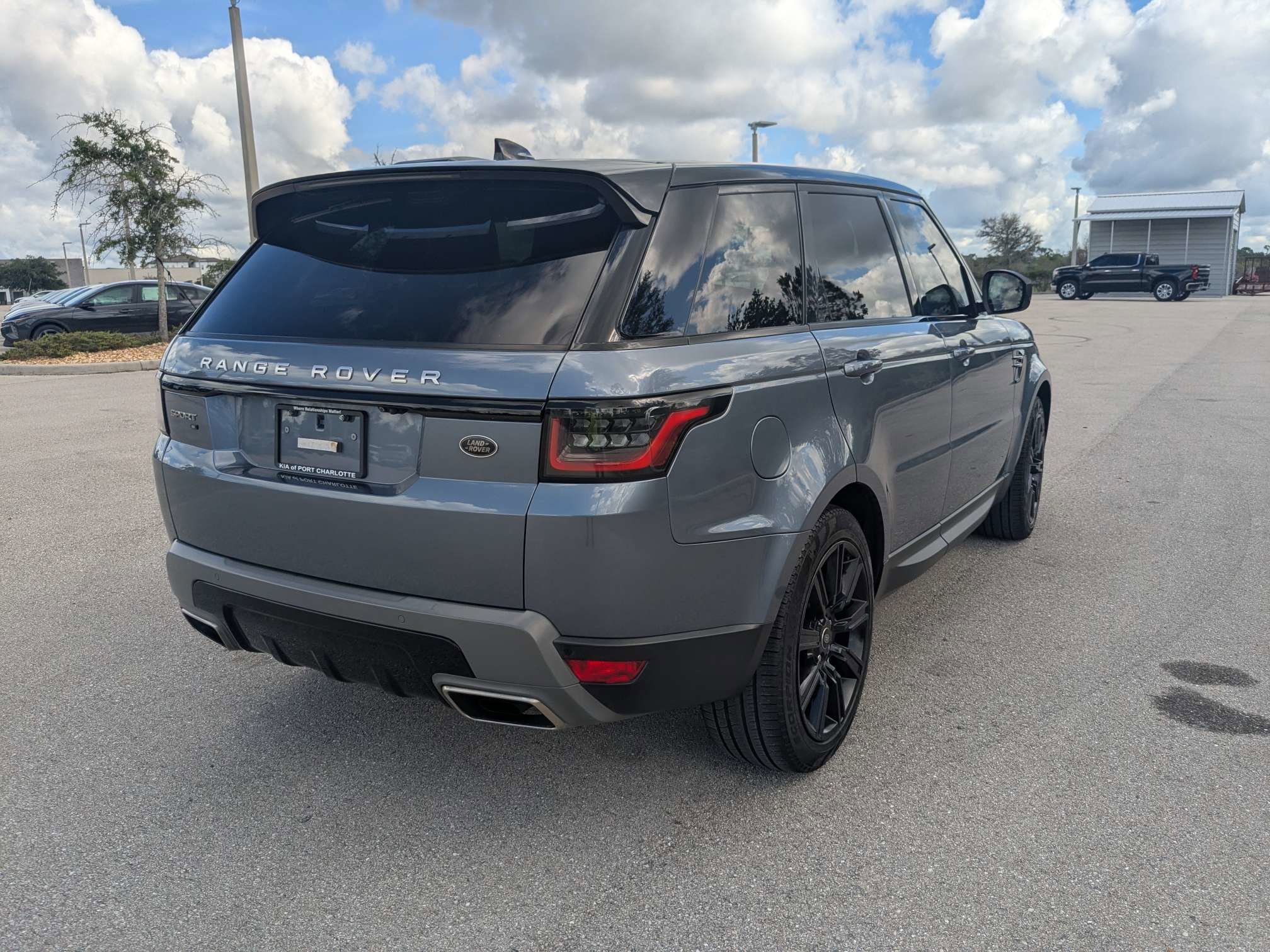 Used 2022 Petrolix Blue Land Rover SE image 5