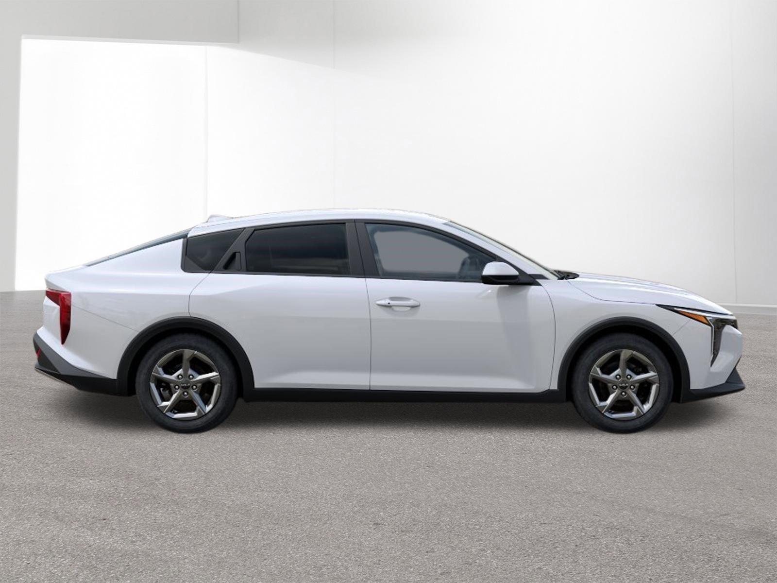 New 2026 Snow White Pearl Kia LXS image 30