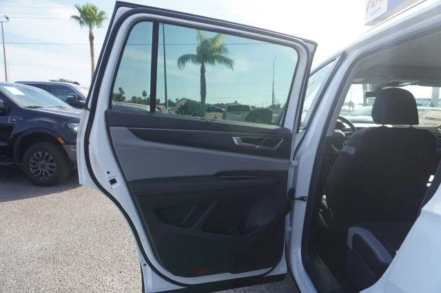 New 2026 Opal White Pearl Volkswagen 2.0T Peak Edition image 18