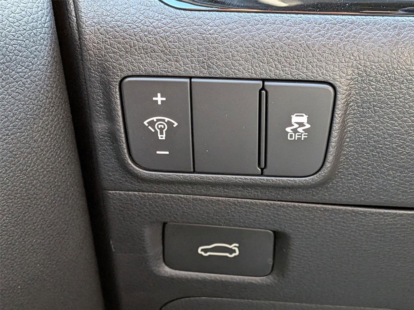 New 2026 Snow White Pearl Kia GT-Line image 17