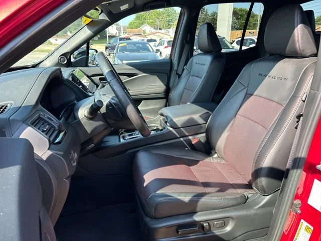 Used 2025  Honda Black Edition image 29