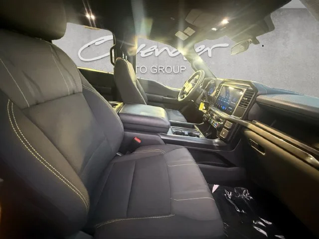 Used 2025 White Chevrolet LT image 25