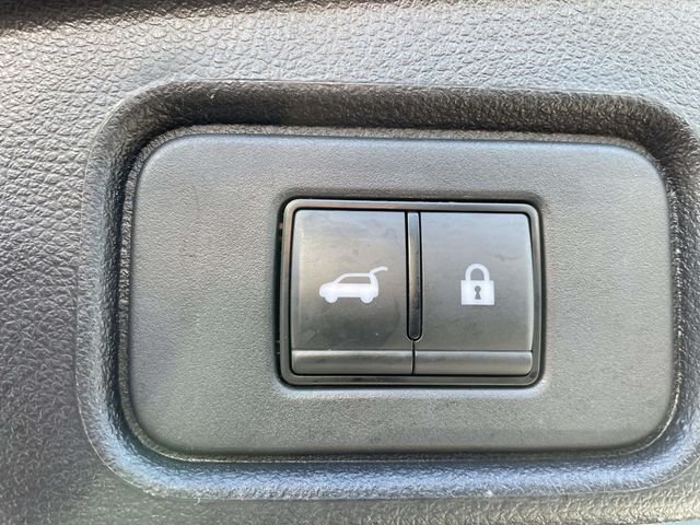 Used 2025 Blue Nissan SV image 19