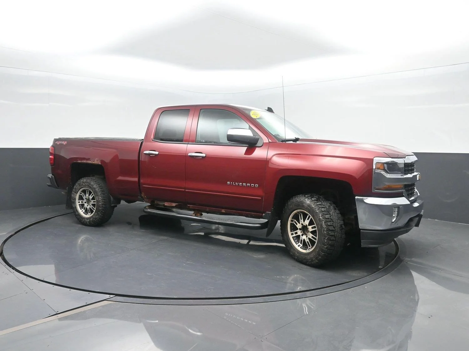 Used 2016 Siren Red Tintcoat Chevrolet LT image 4