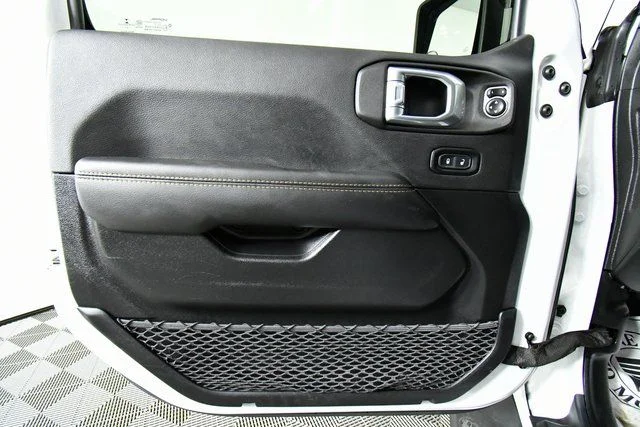Used 2021 White Jeep Overland image 21