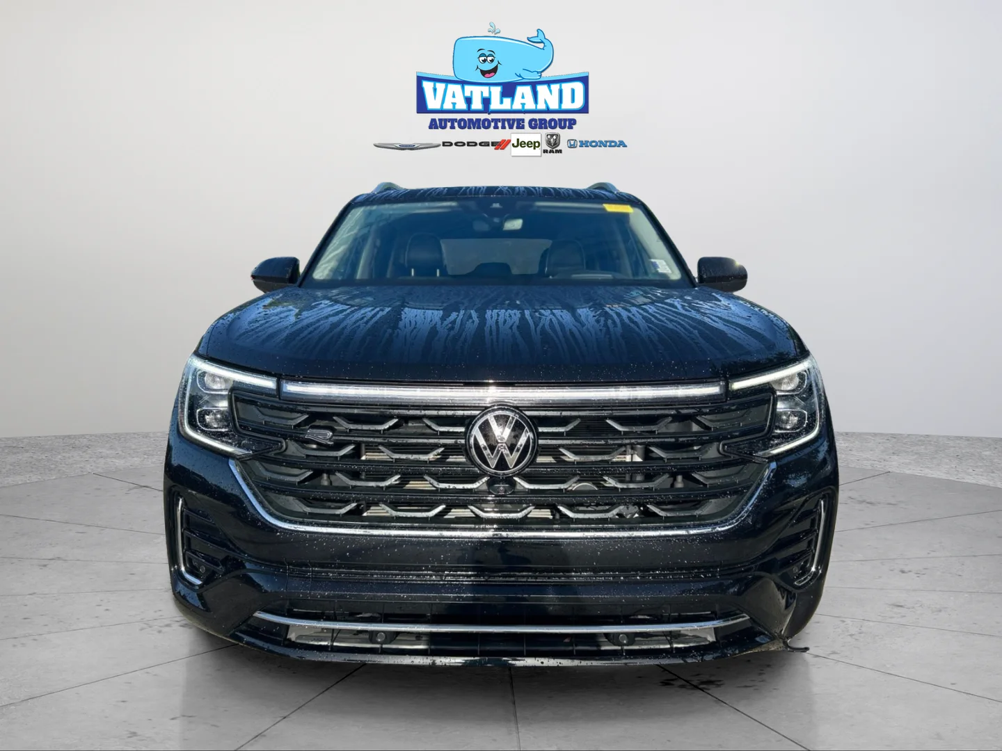 Used 2024 Deep Black Pearl Volkswagen 2.0T SEL Premium R-Line image 21