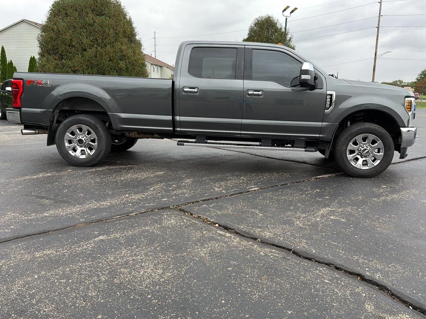 Used 2019 Magnetic Ford Lariat image 4
