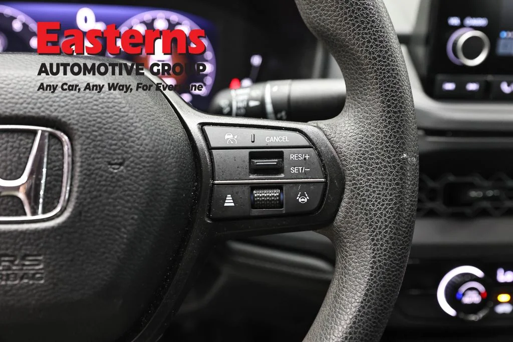 Used 2025 Silver Honda LX image 16