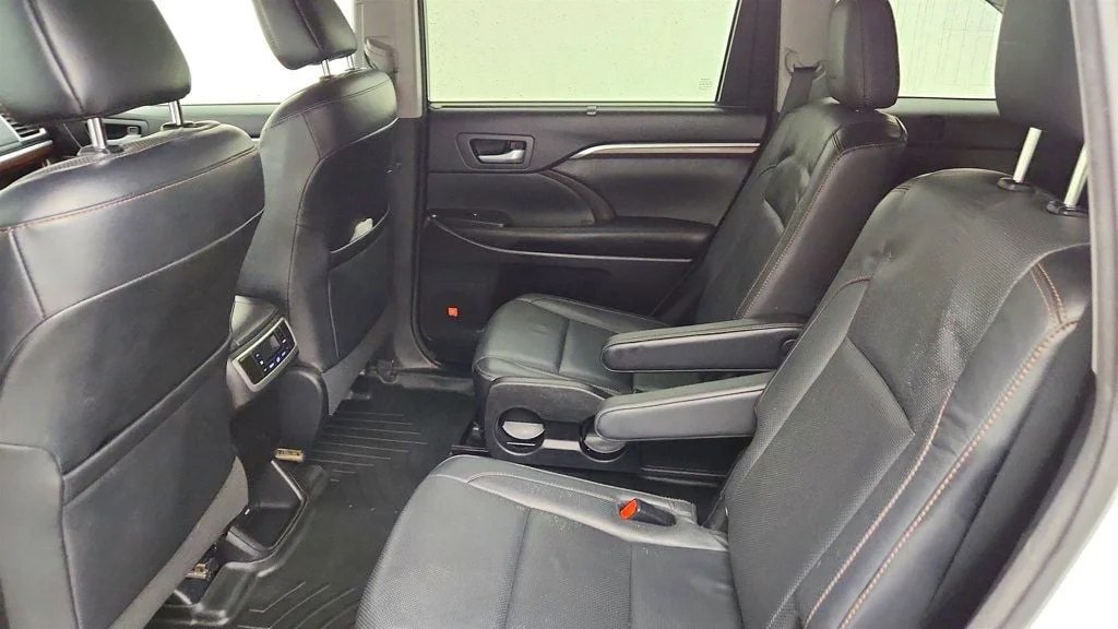Used 2016 Blizzard Pearl Toyota AWD 4dr V6 Limited w/ Driver Tech & Rear Entertainment image 21