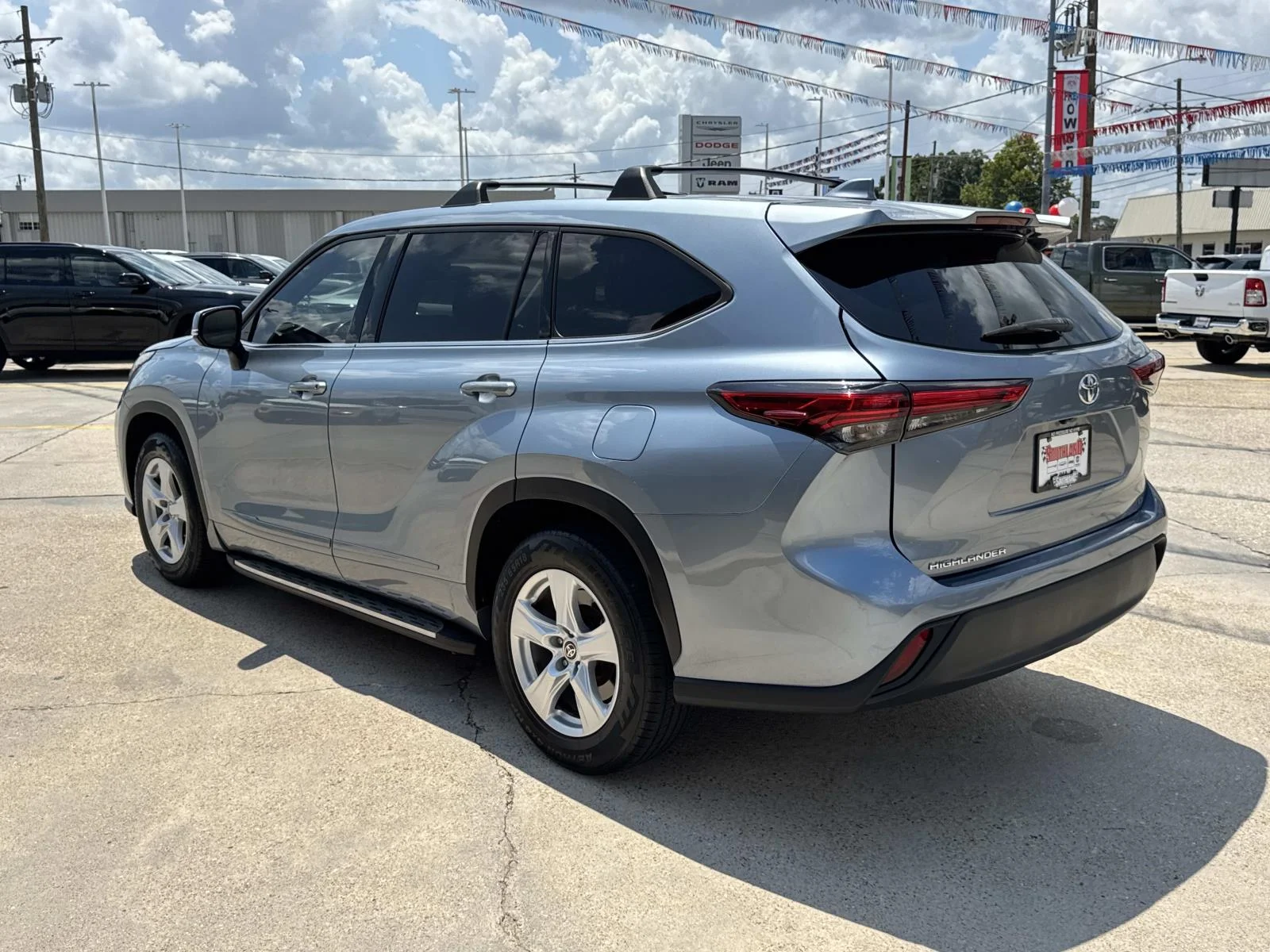 Used 2021 Moon Dust Toyota L image 5