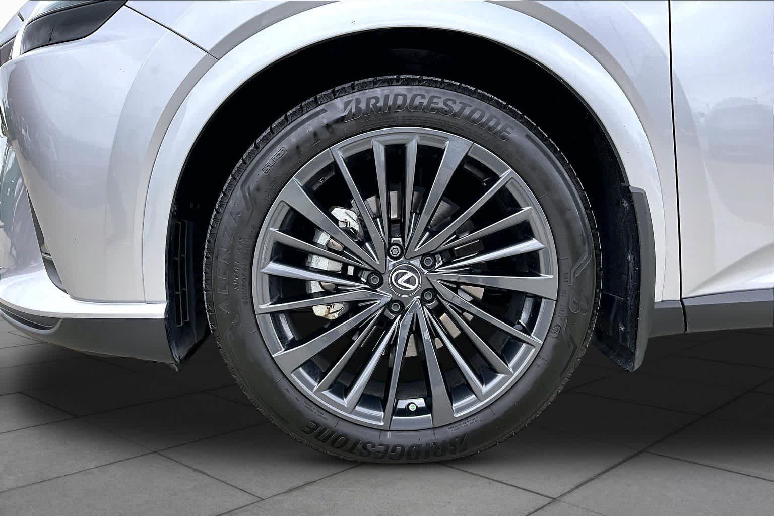 Used 2024 Iridium Lexus Premium image 11