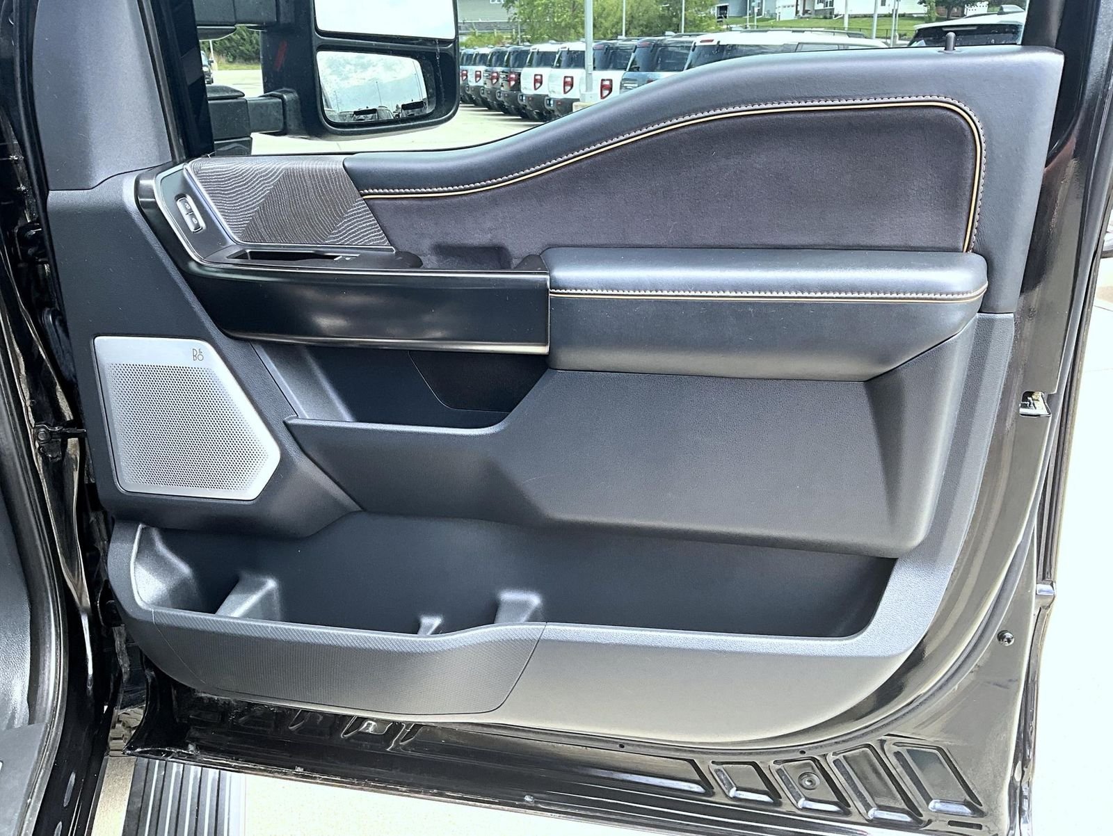 Used 2022 Black Ford Platinum image 17