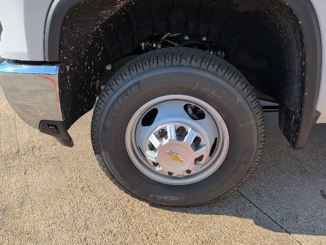 New 2026 Summit White Chevrolet Work Truck image 3