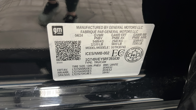 Used 2024 Onyx Black GMC AT4 image 29