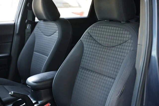 Used 2014 Fathom Blue Kia Exclaim image 22