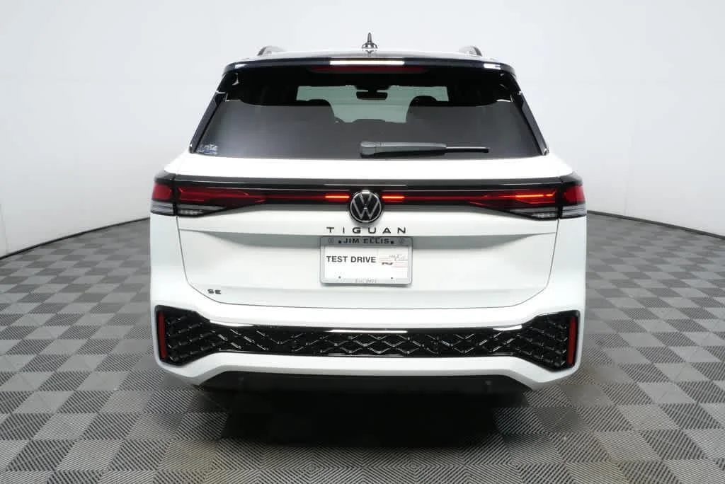 New 2026 Opal White Pearl Volkswagen SE R-Line Black image 25