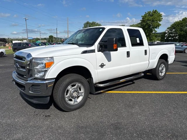 Used 2016 Oxford White Ford XLT image 1