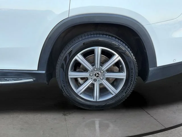 Used 2021  Mercedes-Benz GLS 450 image 32