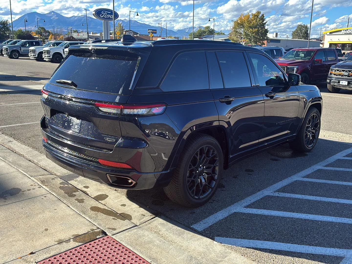 Used 2025 Midnight Sky Jeep Summit Reserve image 3