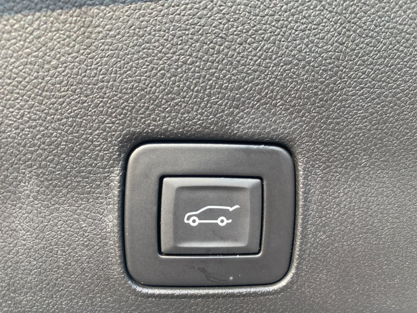 Used 2024 Summit White Chevrolet LT image 24