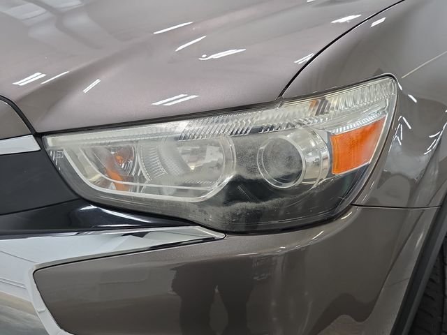 Used 2016 Black Mitsubishi ES image 26