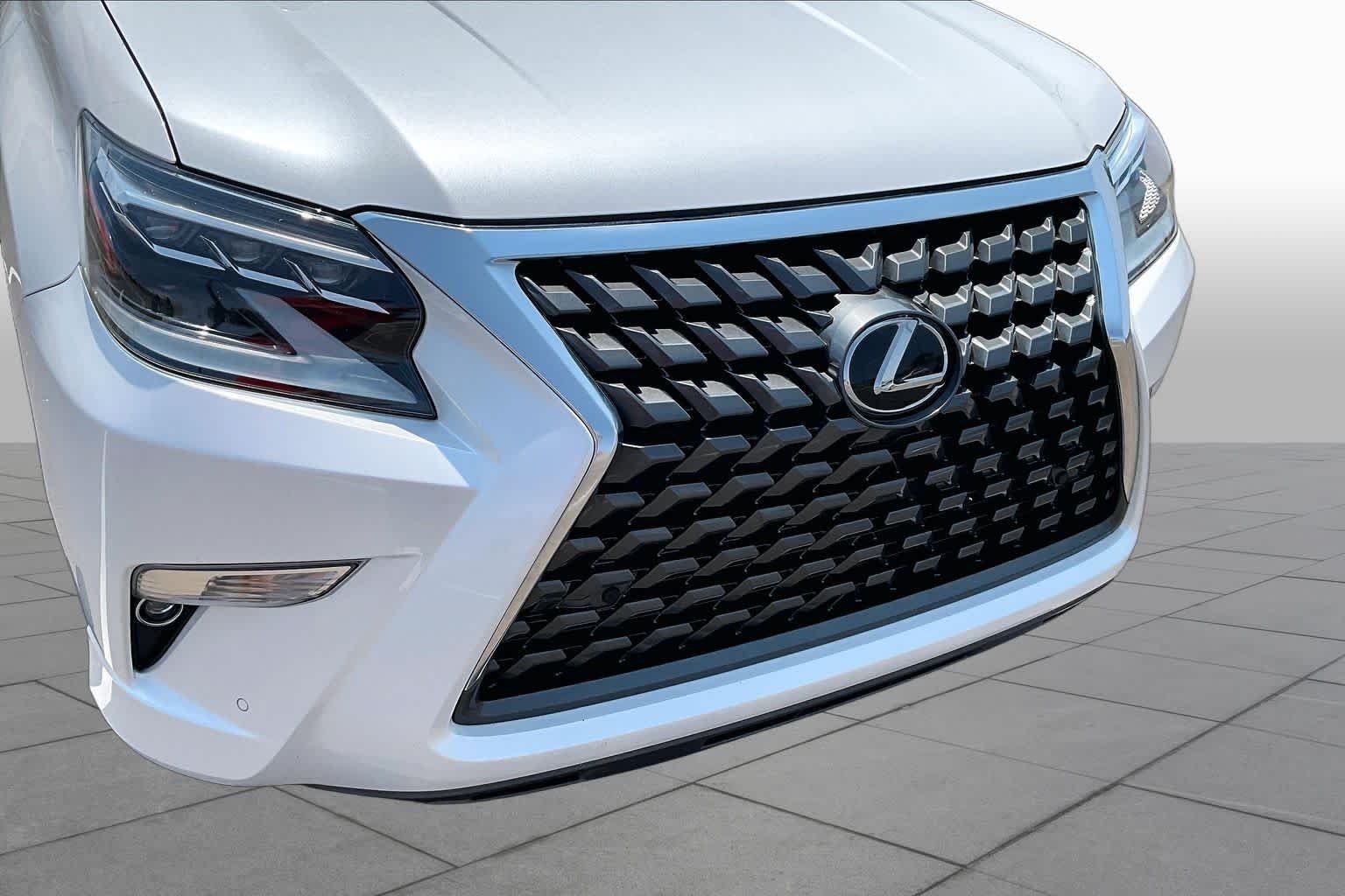 Used 2023 Eminent White Pearl Lexus Premium image 29