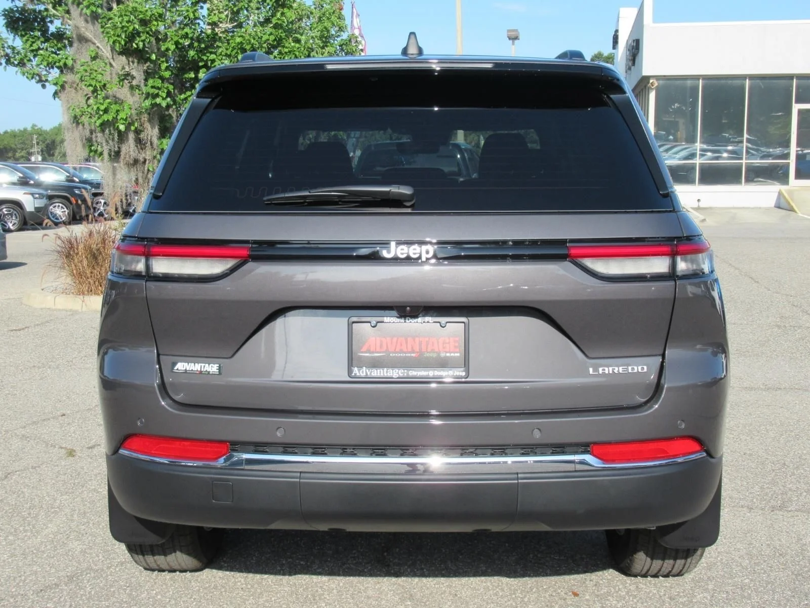 New 2026 Baltic Gray Metallic Clear-Coat Exterior Paint Jeep Laredo X image 6