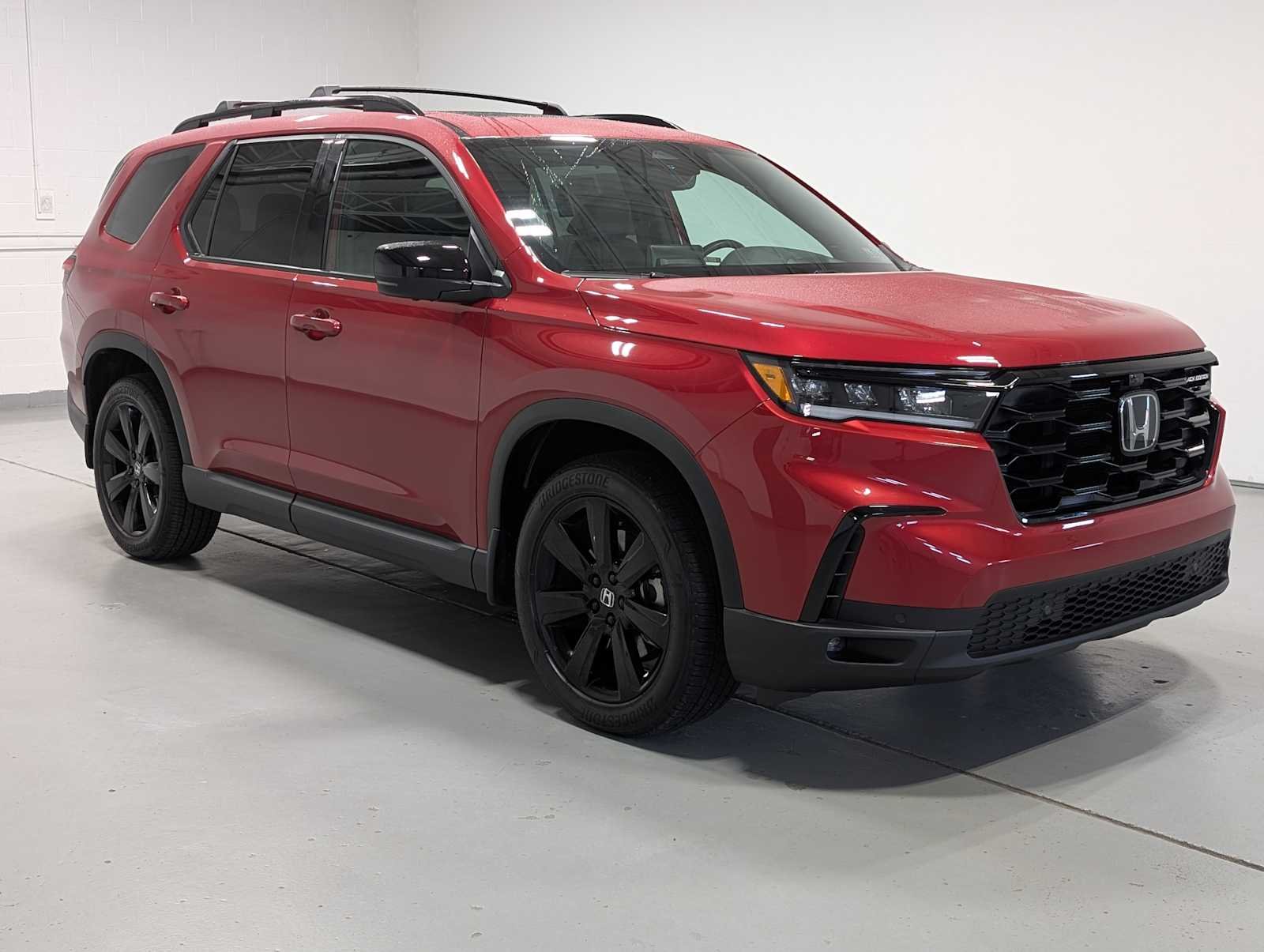 Used 2025 Radiant Red Metallic II Honda Black Edition image 6
