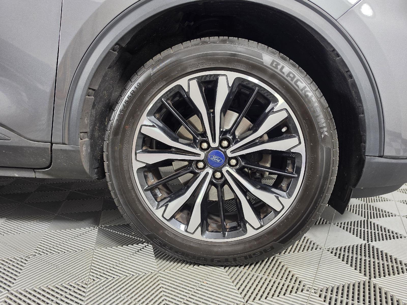 Used 2022 Carbonized Gray Ford SE image 13