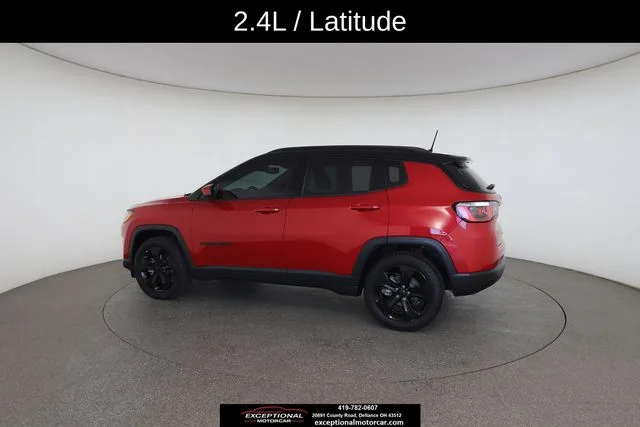 Used 2019 Red Jeep Latitude image 9